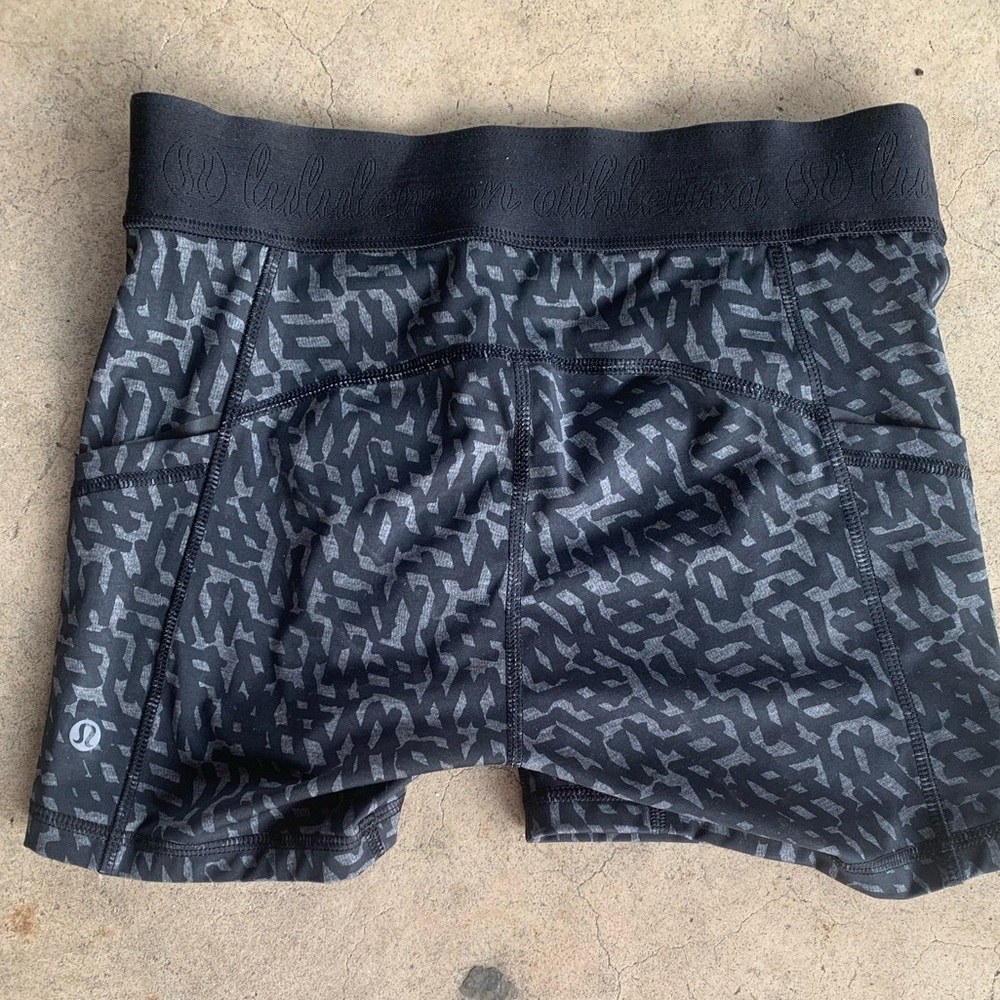 Lululemon shorts - Picture 4 of 5